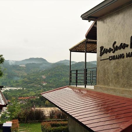 Bann Suan Maya Mae Rim Bagian luar foto