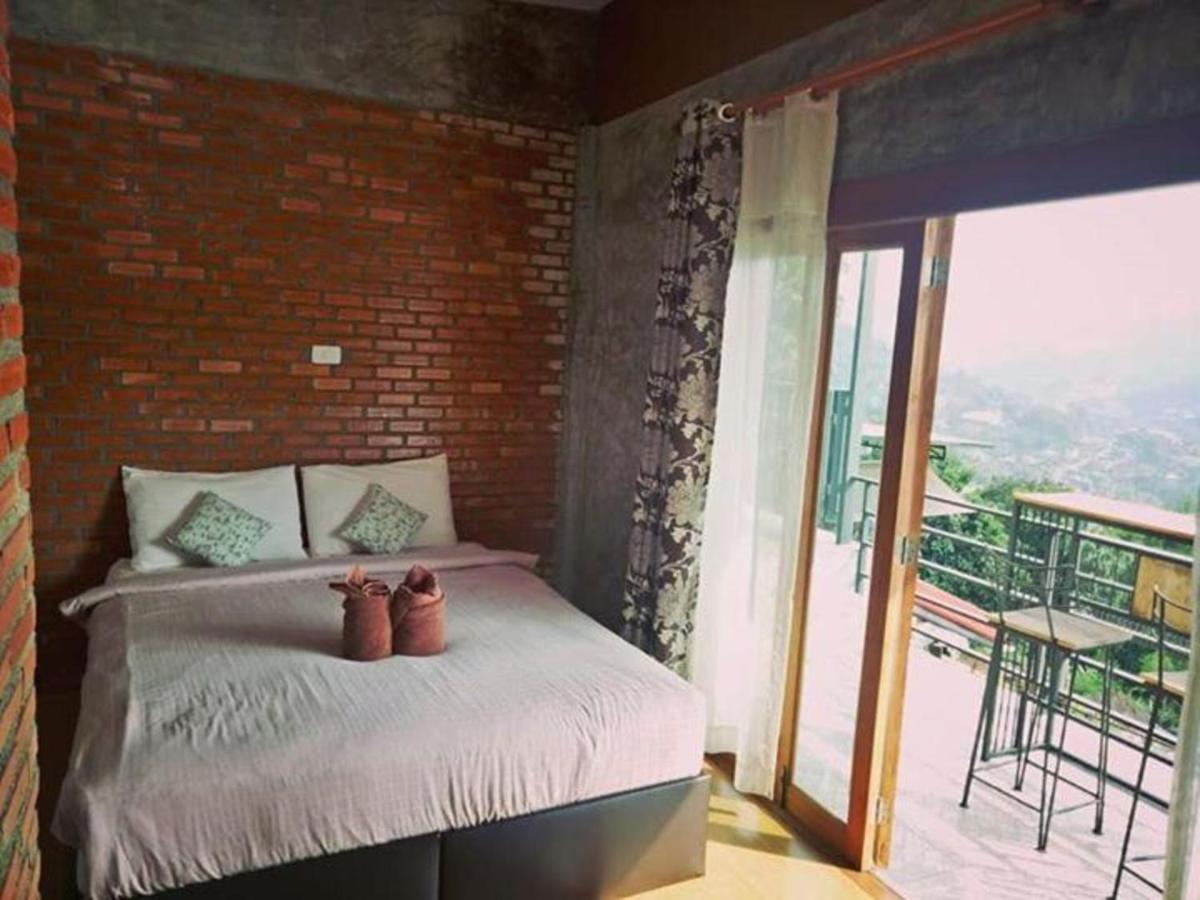 Bann Suan Maya Mae Rim Bagian luar foto