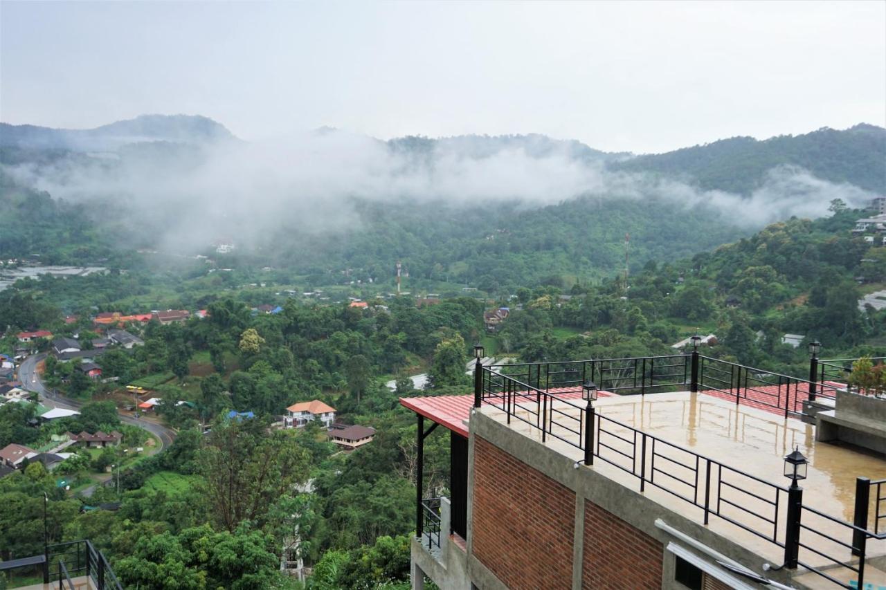 Bann Suan Maya Mae Rim Bagian luar foto