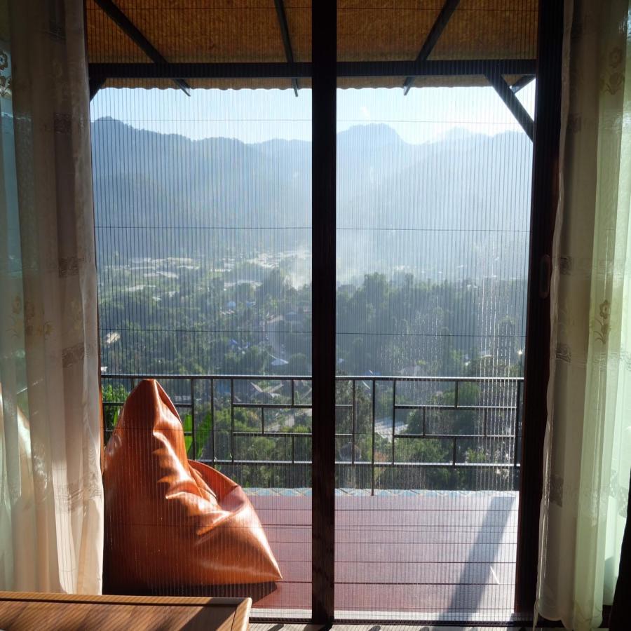 Bann Suan Maya Mae Rim Bagian luar foto