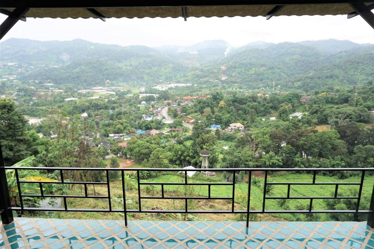 Bann Suan Maya Mae Rim Bagian luar foto