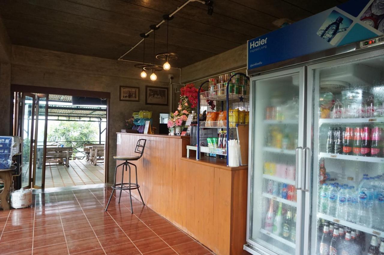 Bann Suan Maya Mae Rim Bagian luar foto