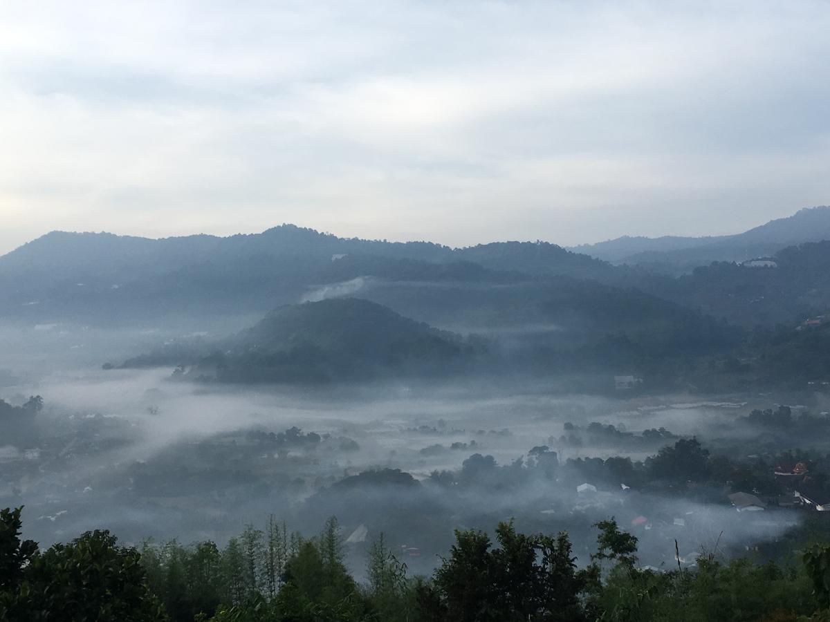 Bann Suan Maya Mae Rim Bagian luar foto