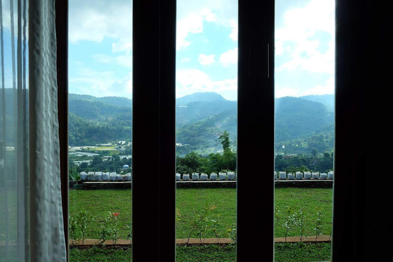 Bann Suan Maya Mae Rim Bagian luar foto
